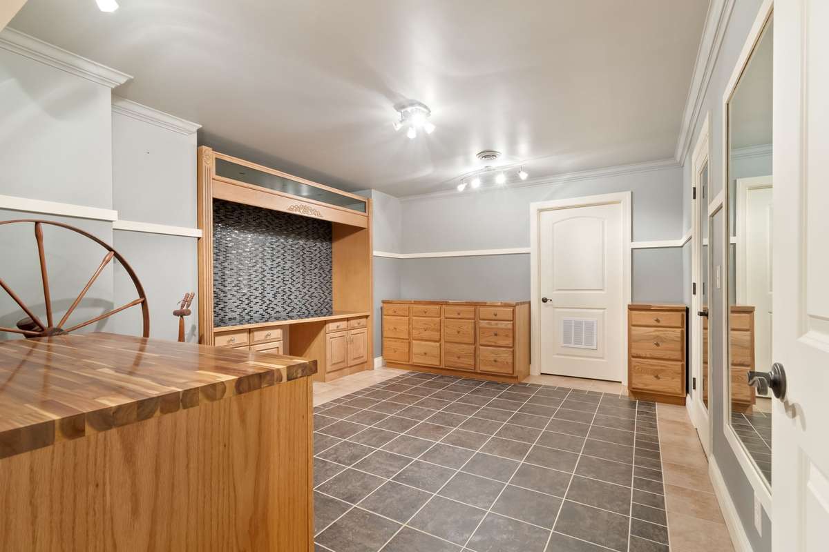 Hobby room / home office on lower level