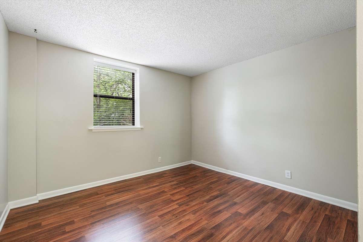 Bedroom 2: View 2