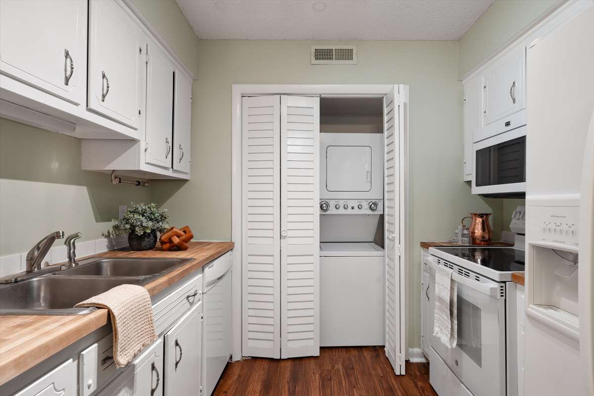 Even the washer and dryer!