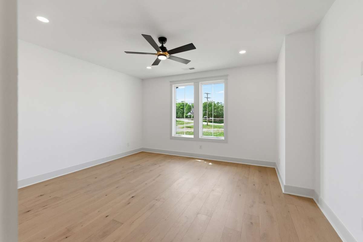 Guest bedroom