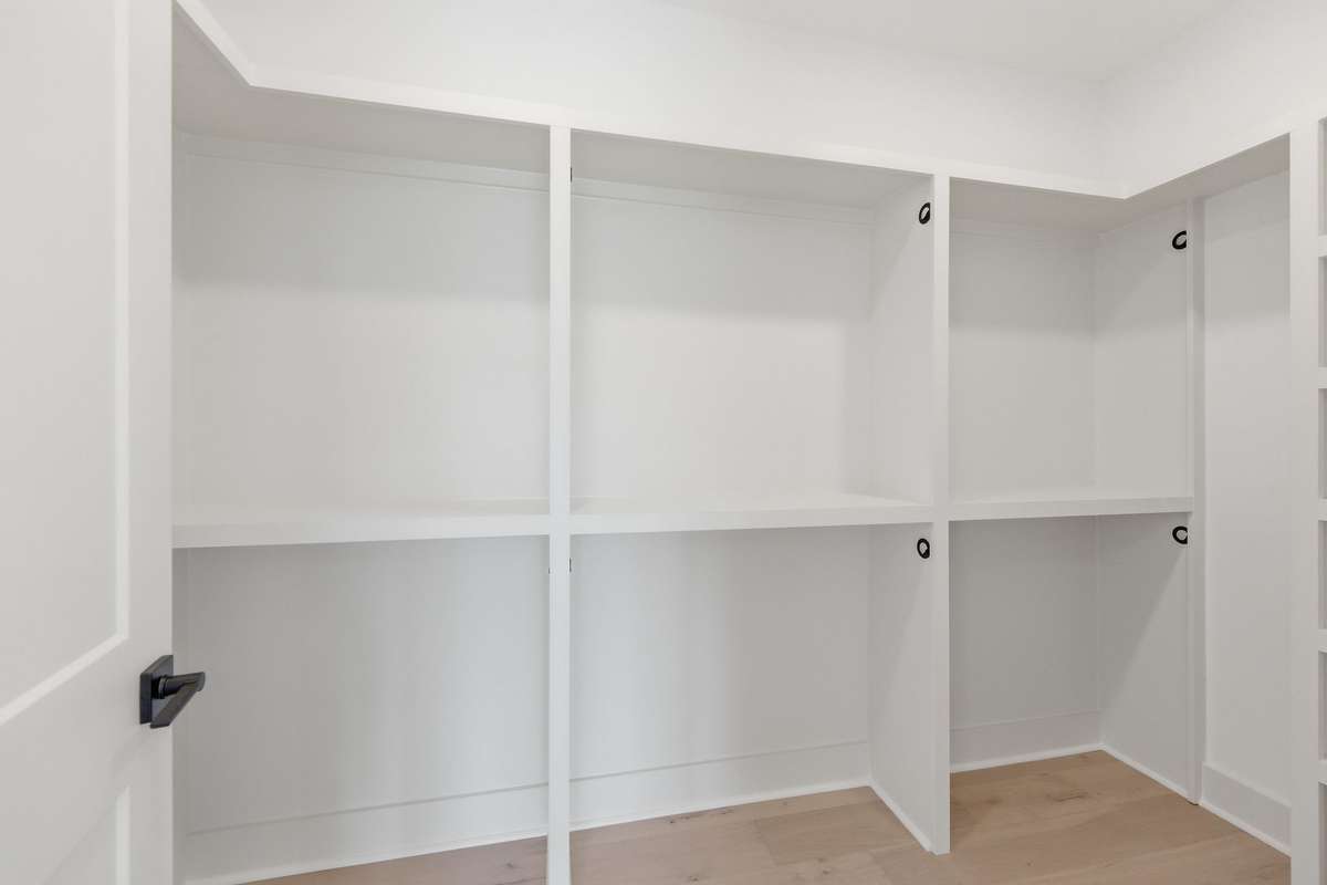 Guest bedroom walk-in closet
