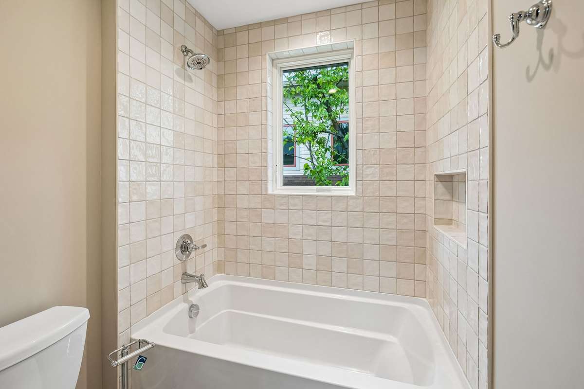 Upstairs shared bathroom