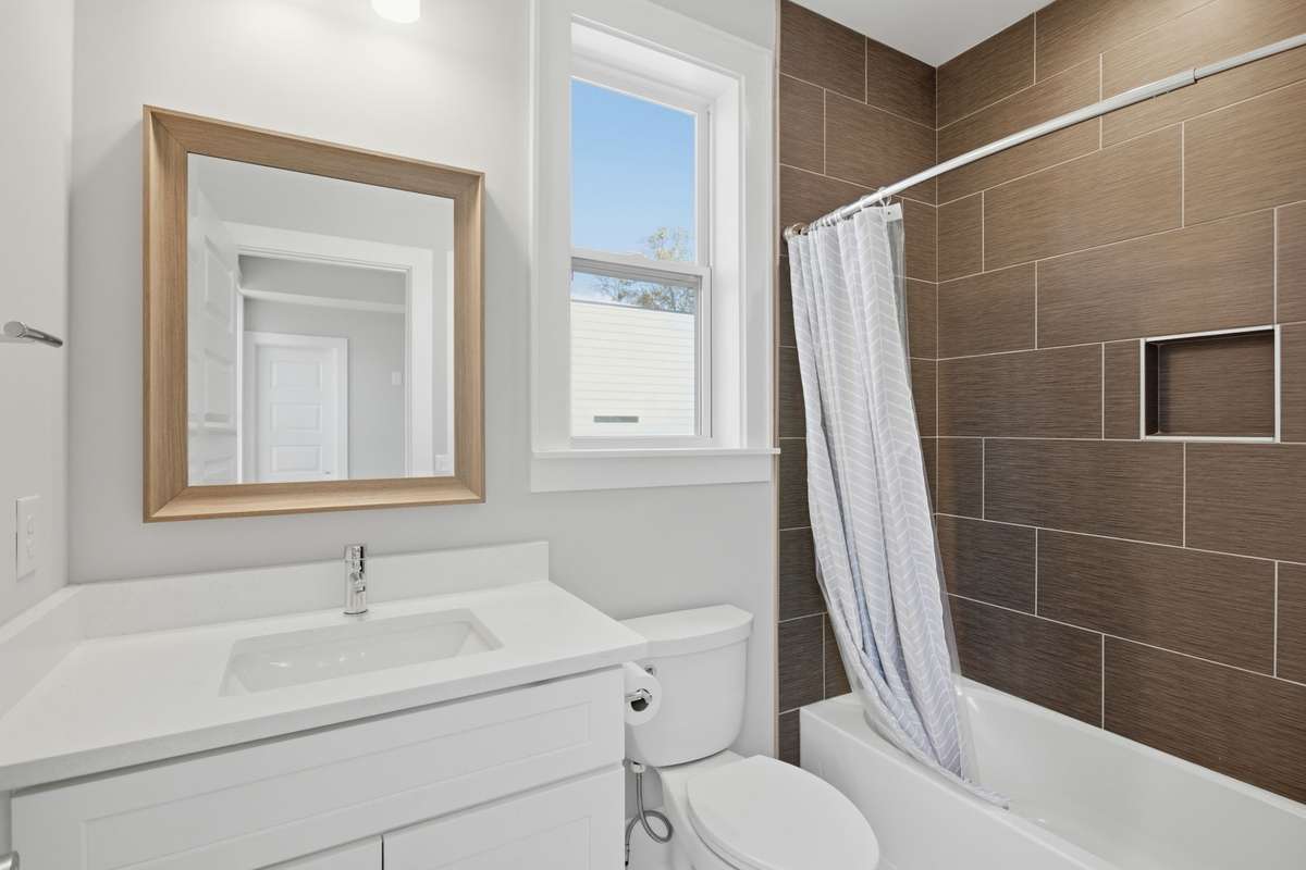 Bedroom three en-suite bath.
