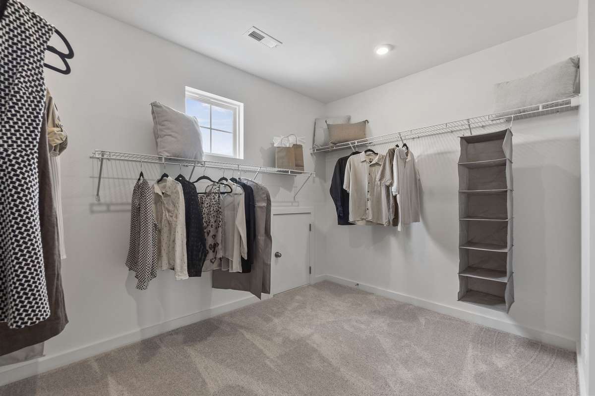 Owner's Walk in Closet
(furnished model home photo)