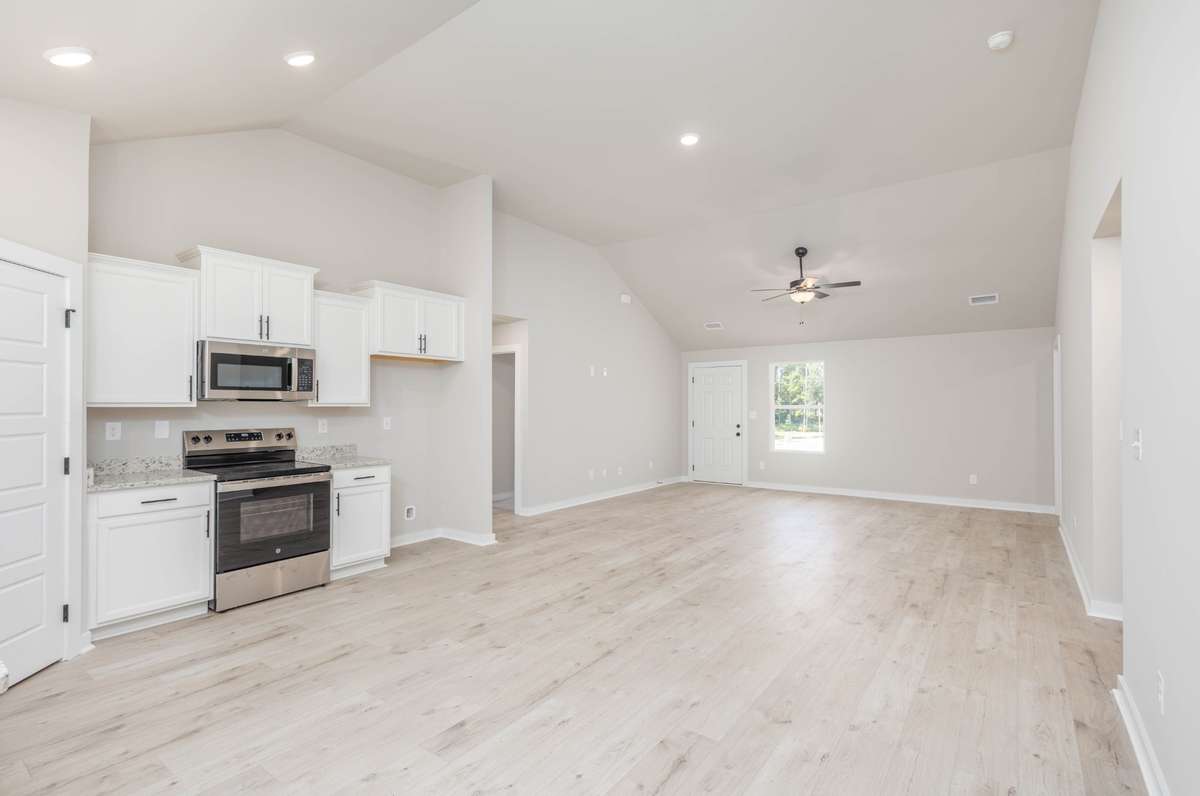 REPRESENTATION ONLY | PHOTOS FROM A PREVIOUSLY BUILT HOME OF THE SAME FLOOR PLAN