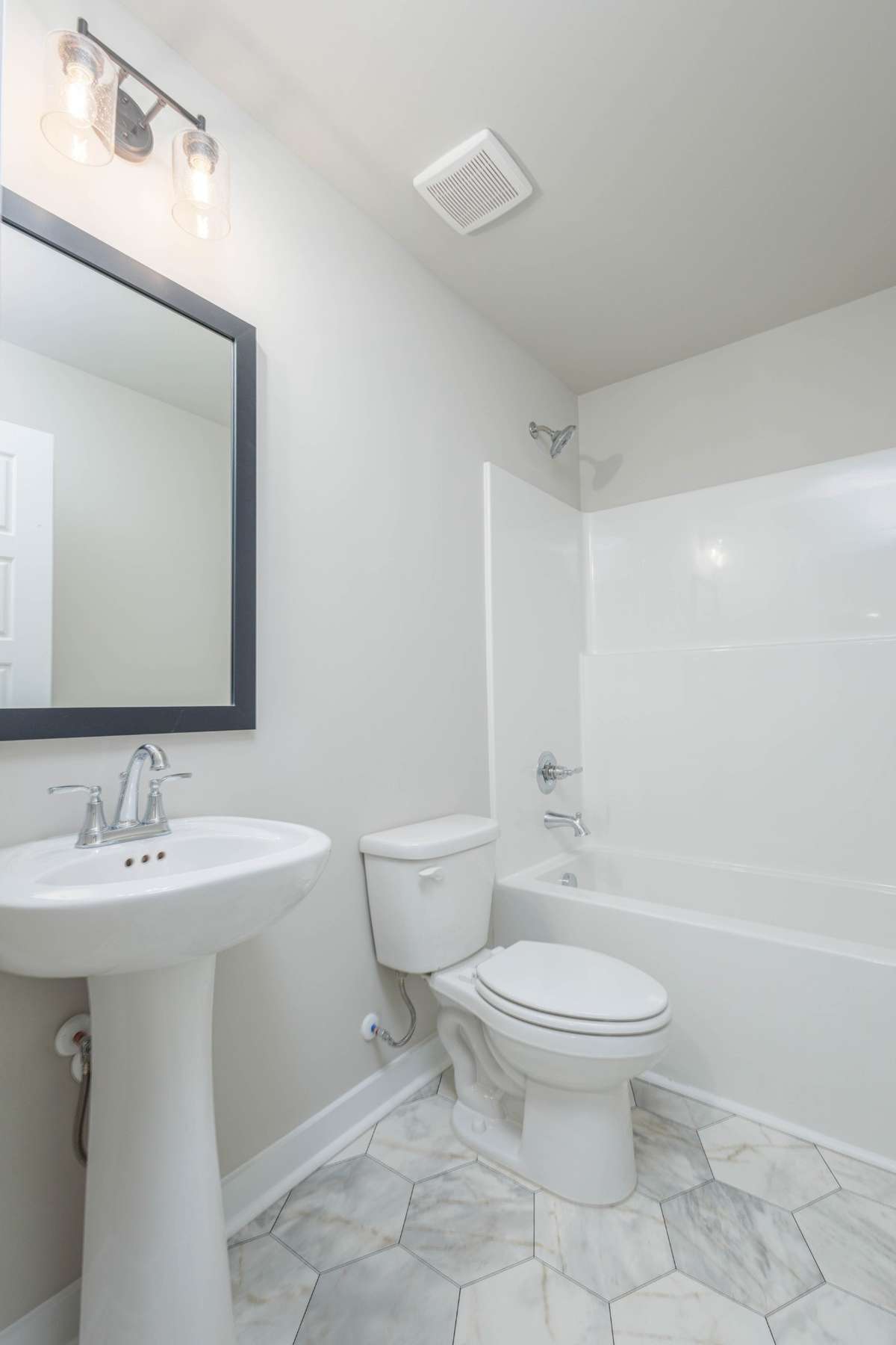 REPRESENTATION ONLY | PHOTOS FROM A PREVIOUSLY BUILT HOME OF THE SAME FLOOR PLAN