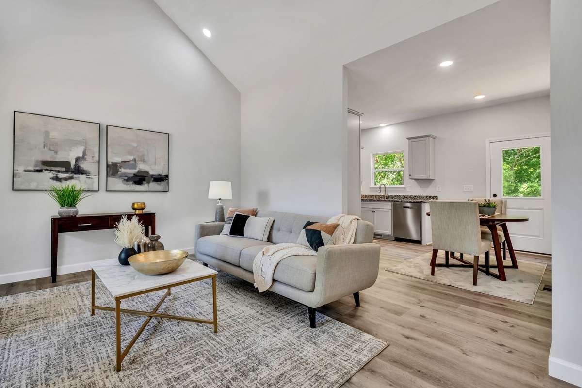 FABULOUS Open Concept Design