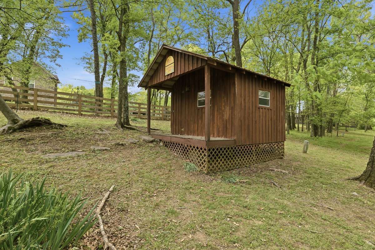 garden/puttering shed
