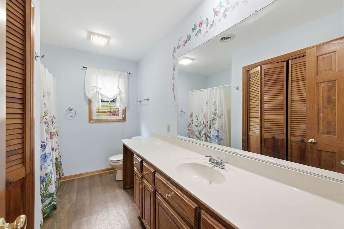 large upstairs bath with linen closet