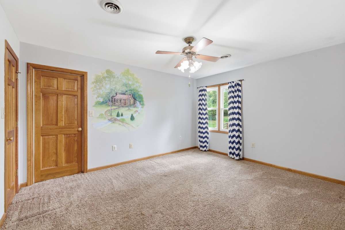 upstairs bedroom 2