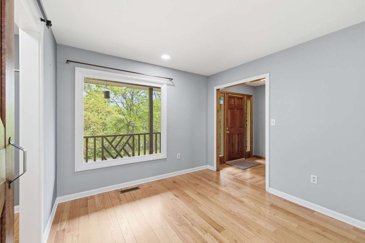 separate dining area off the foyer