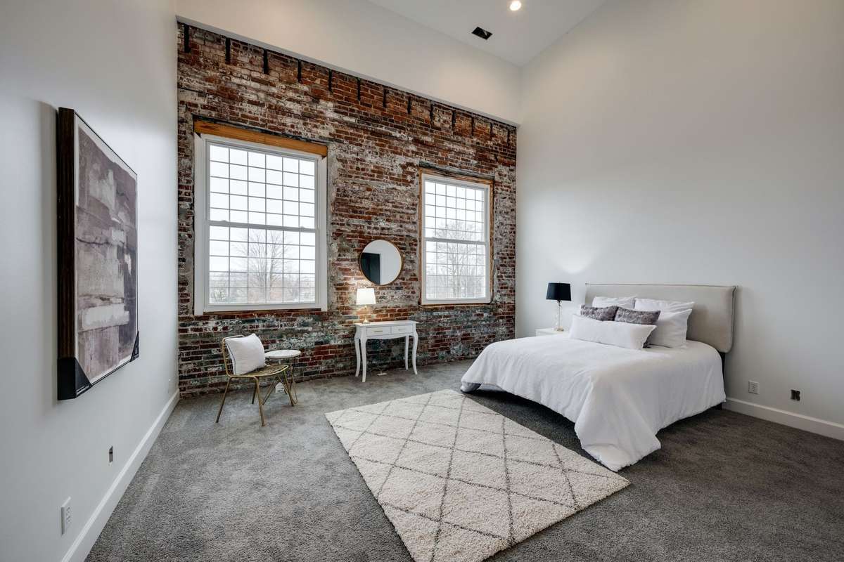 LUXURY SPACE priced at $216/Square Foot per Tax Record