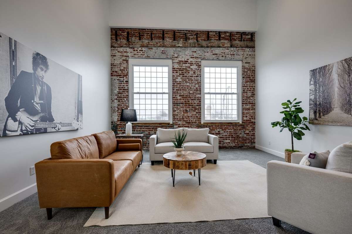 This  LUXURY LOFT does NOT Disappoint!!!