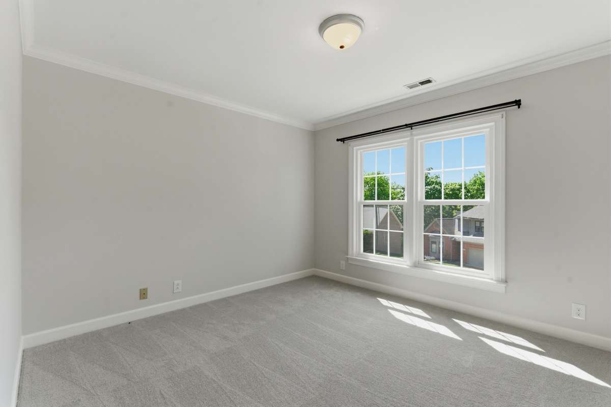Second upstairs bedroom