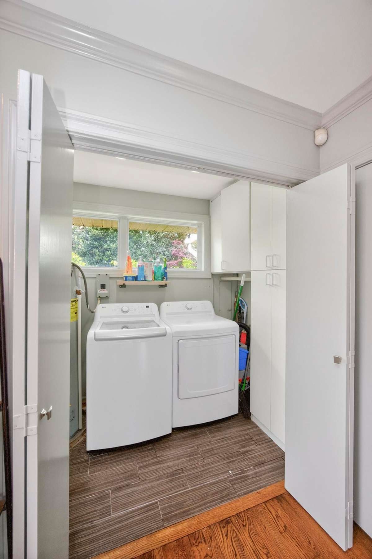 Laundry room in bedroom #3