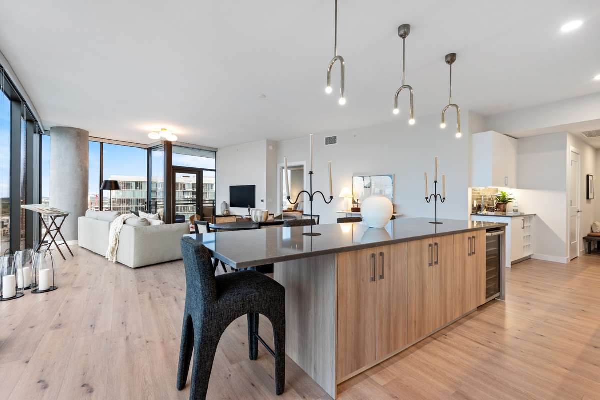 Same floorplan, floor 23