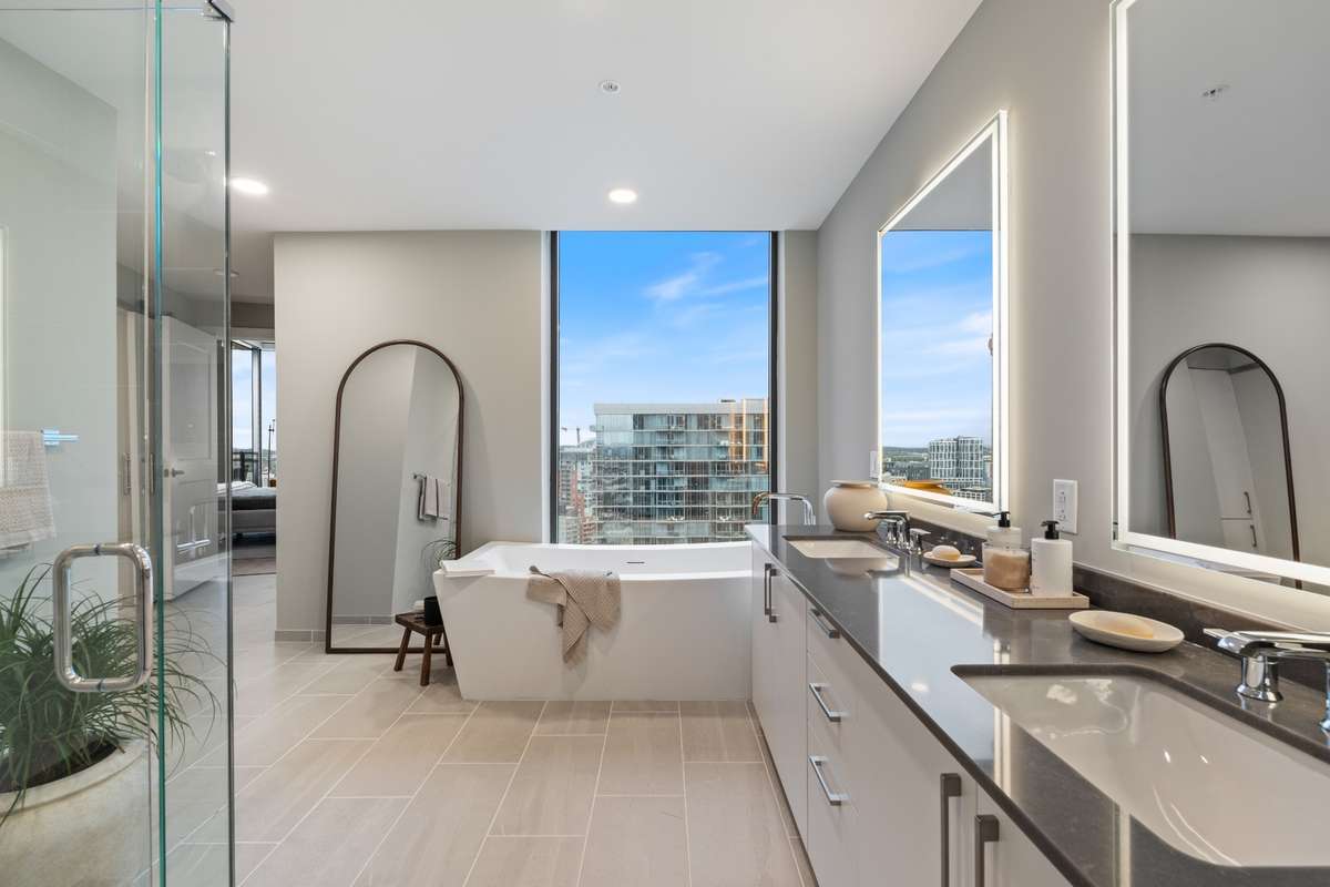 Same floorplan, floor 23