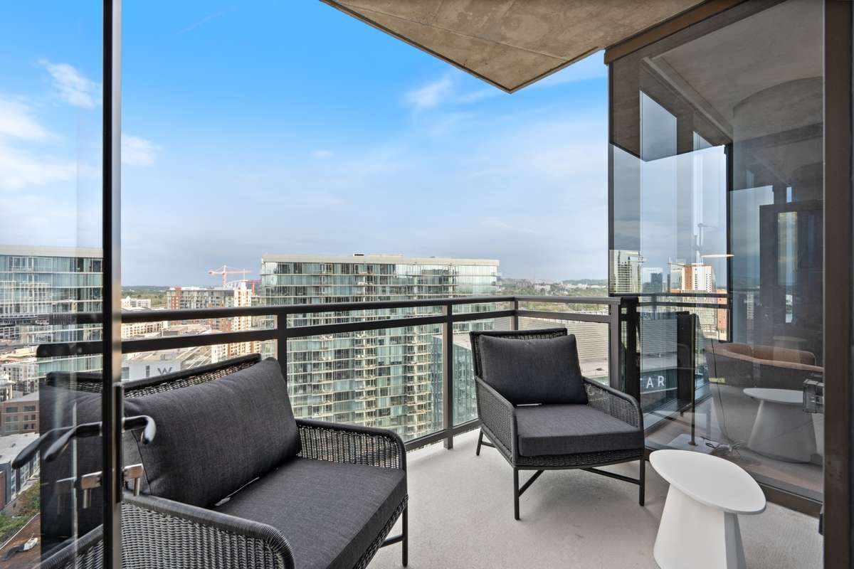 Same floorplan, floor 23