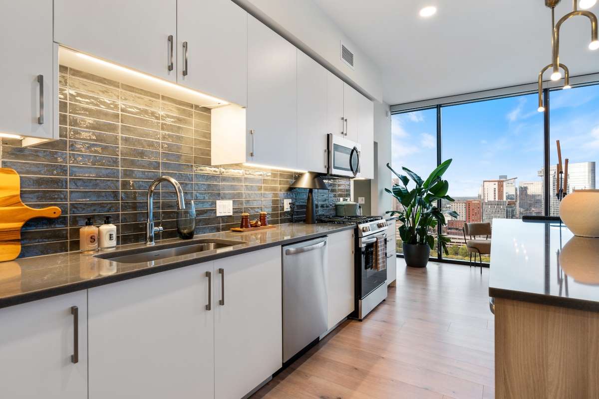 Same floorplan, floor 23