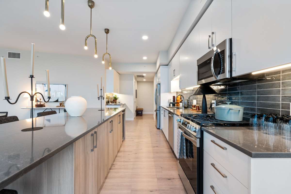 Same floorplan, floor 23