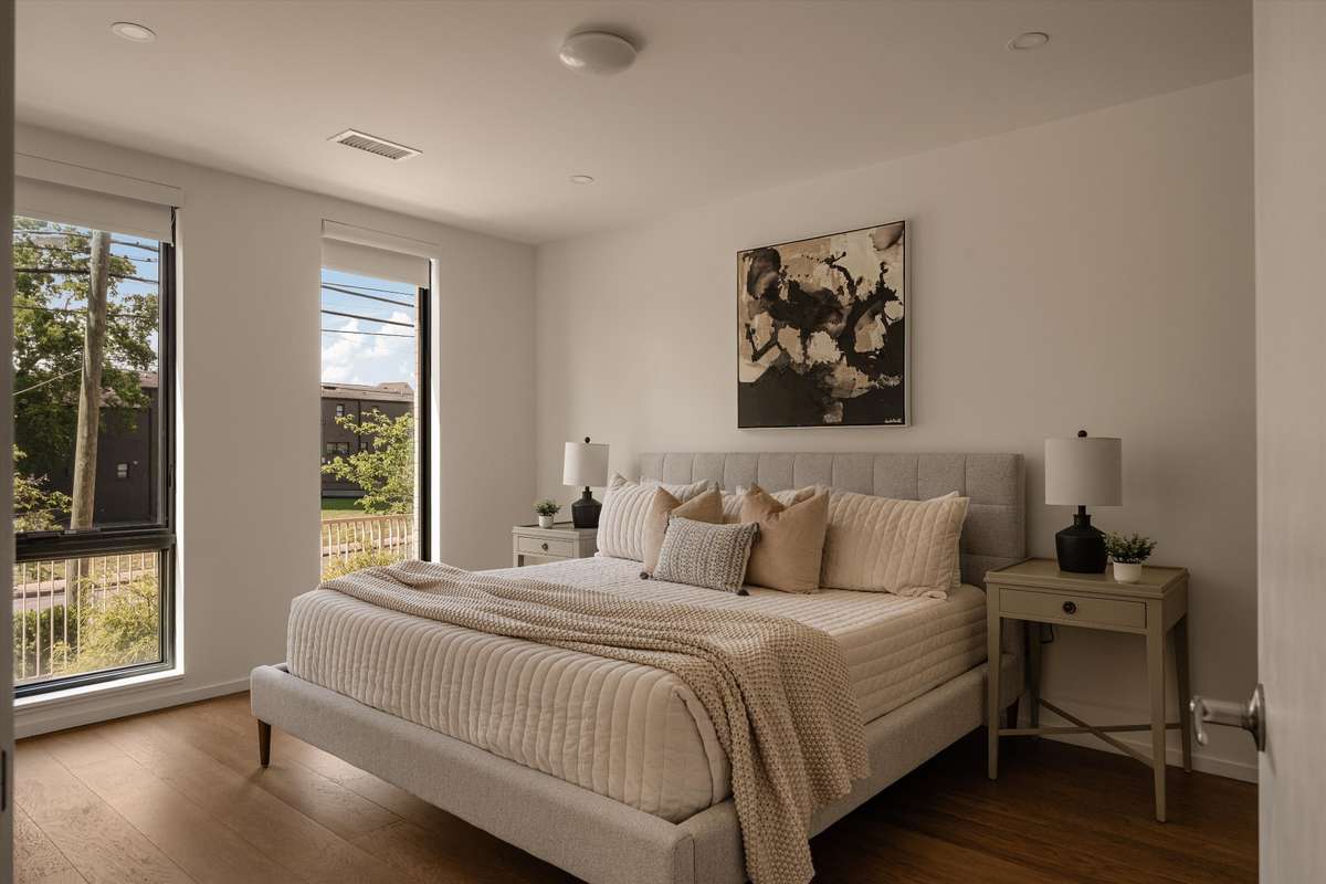 First floor bedroom with en suite bathroom