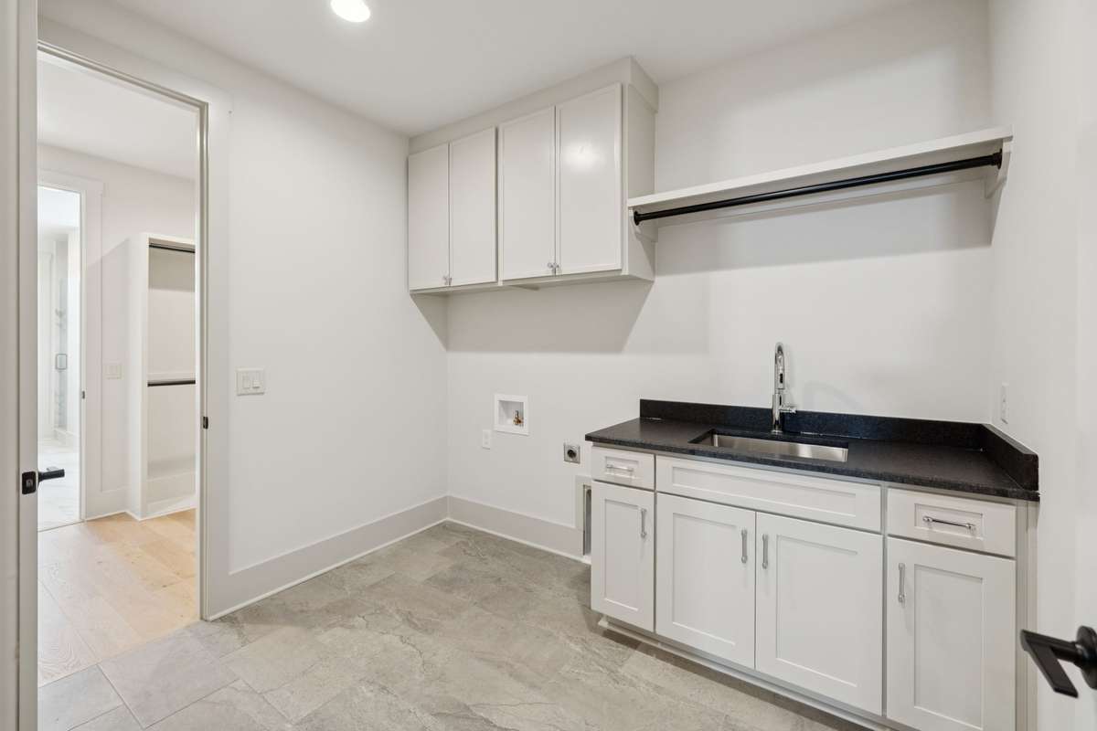 Custom Built-ins and Convenient Sink!