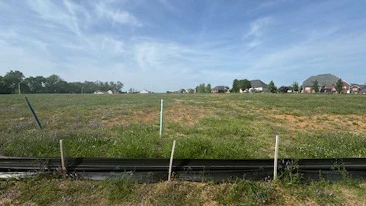 Large .32 Acre Flat Homesite