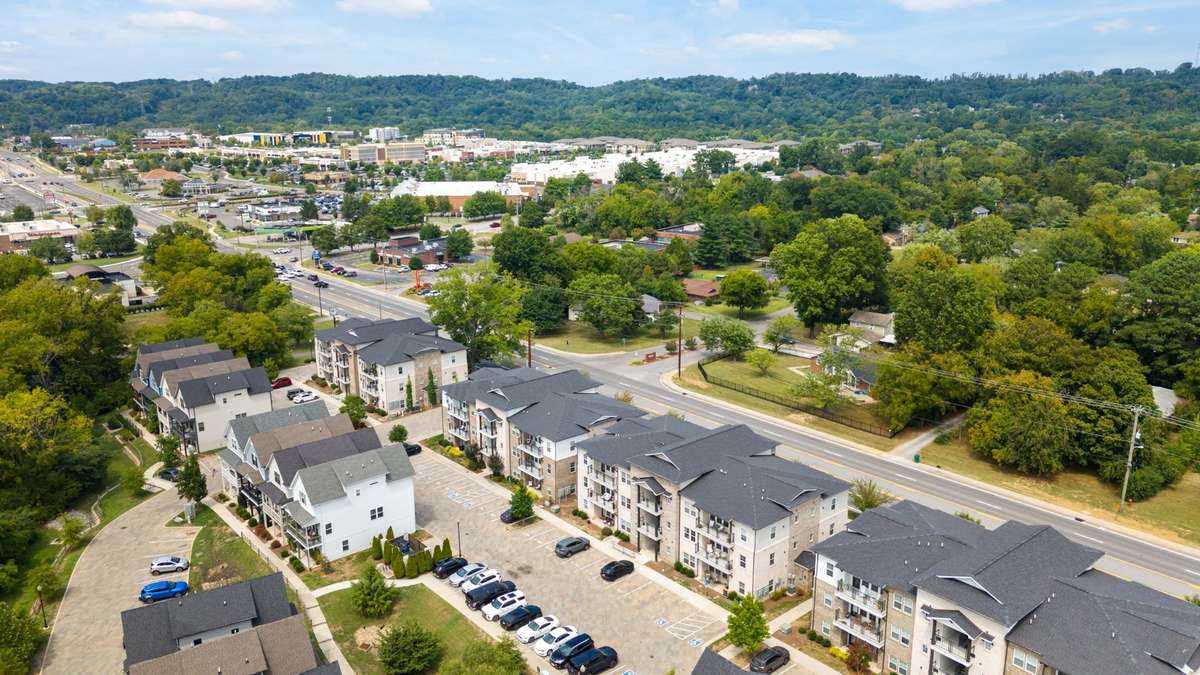 The community is within walking distance of One Bellevue Place where you will find shopping, movies, the Ford Ice Center, groceries and restaurants! It's even Pet Friendly!
