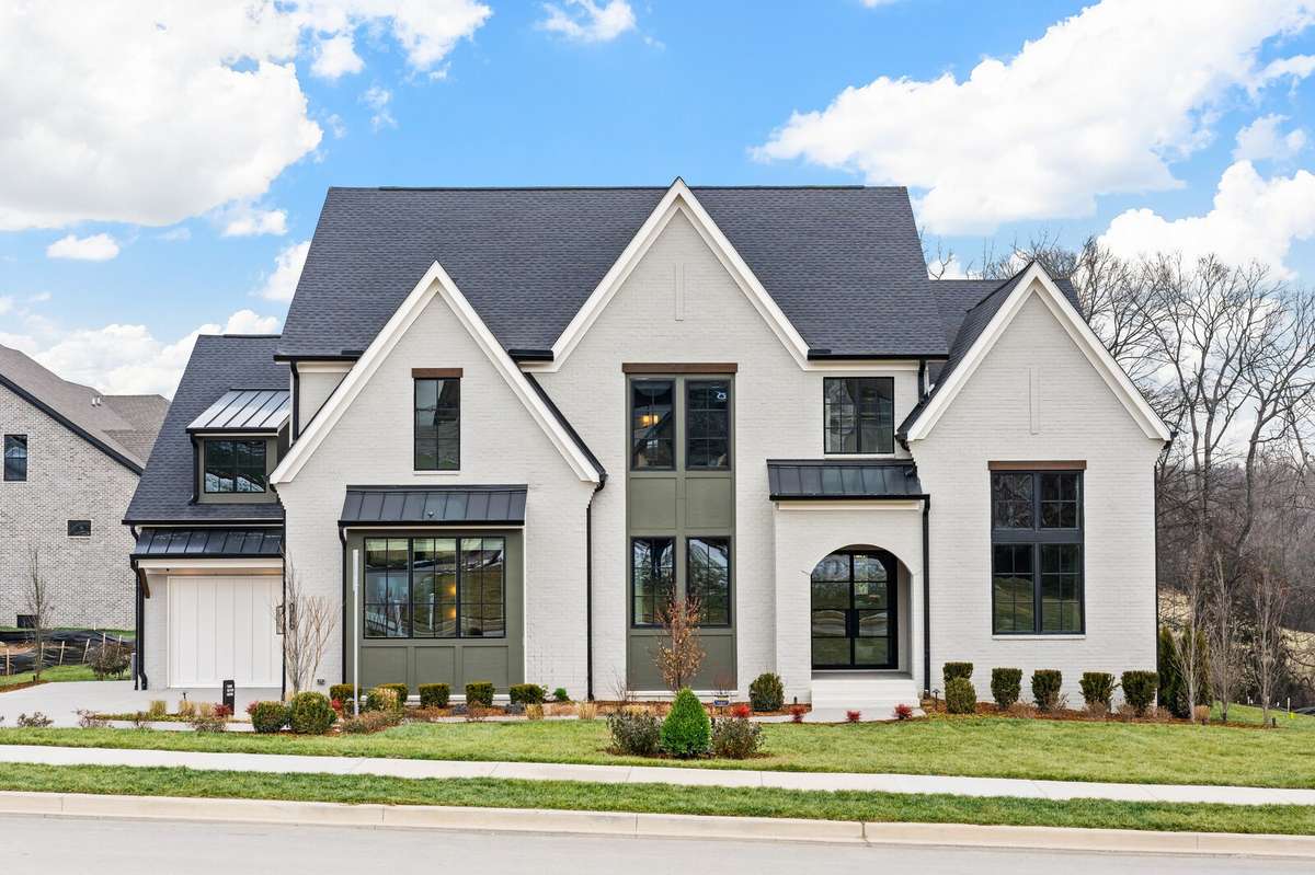 All Photos are of a previously built Marabelle plan and are for representation only.