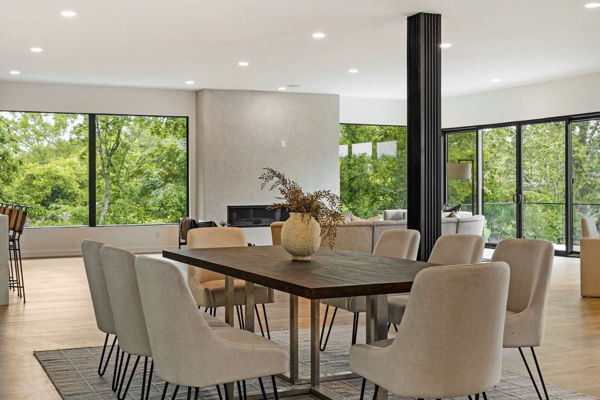 Dining is really unlimited - there is room for a 14-person table