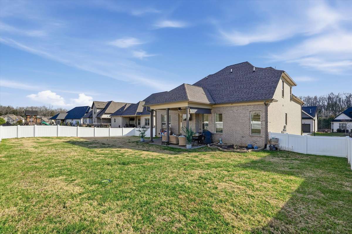 FULLY FENCED BACKYARD!