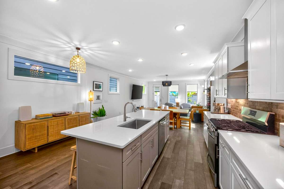 A perfect setting for entertaining guests or simply for relaxed evenings at home.