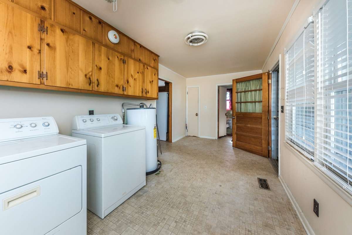 Utility Room 8x19