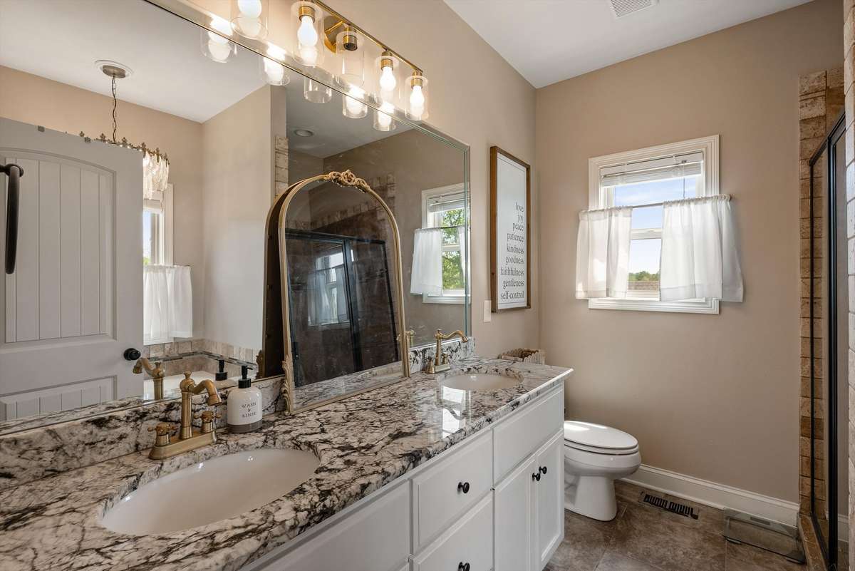 FULL BATHROOM IN PRIMARY SUITE