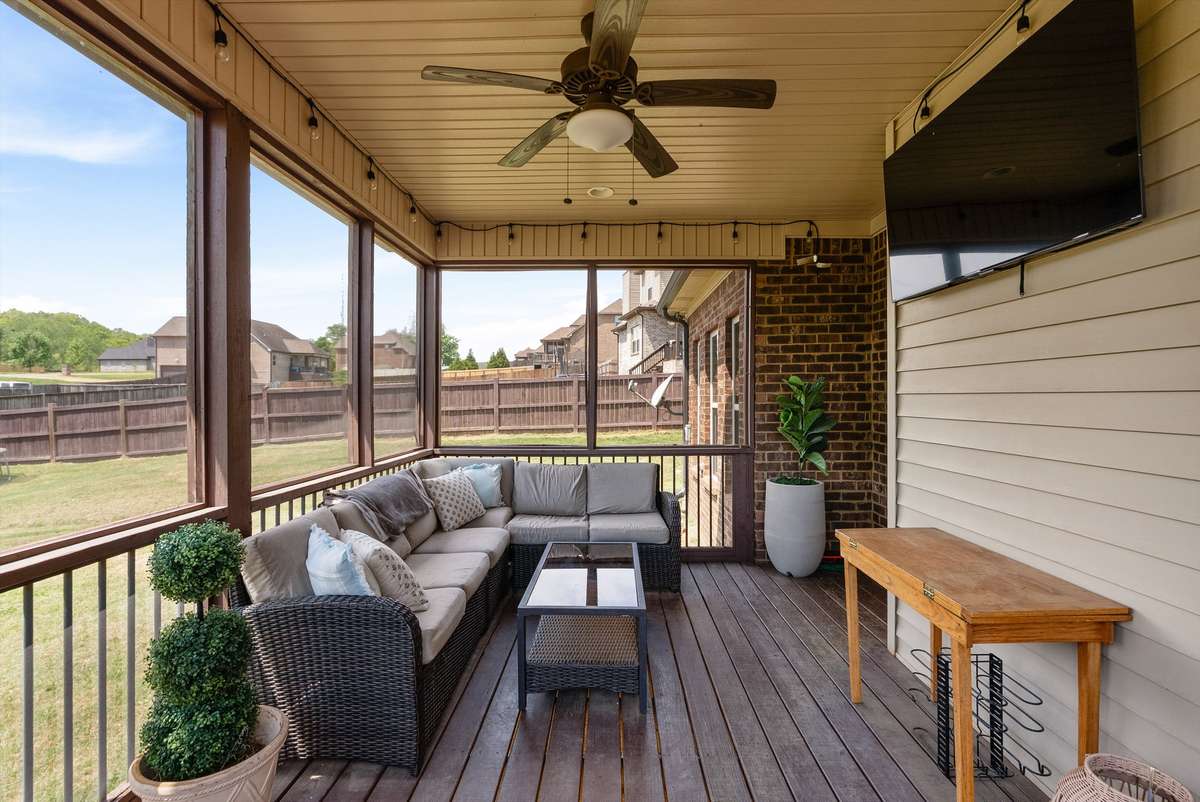 SCREENED IN PORCH WITH TV HOOKUP
