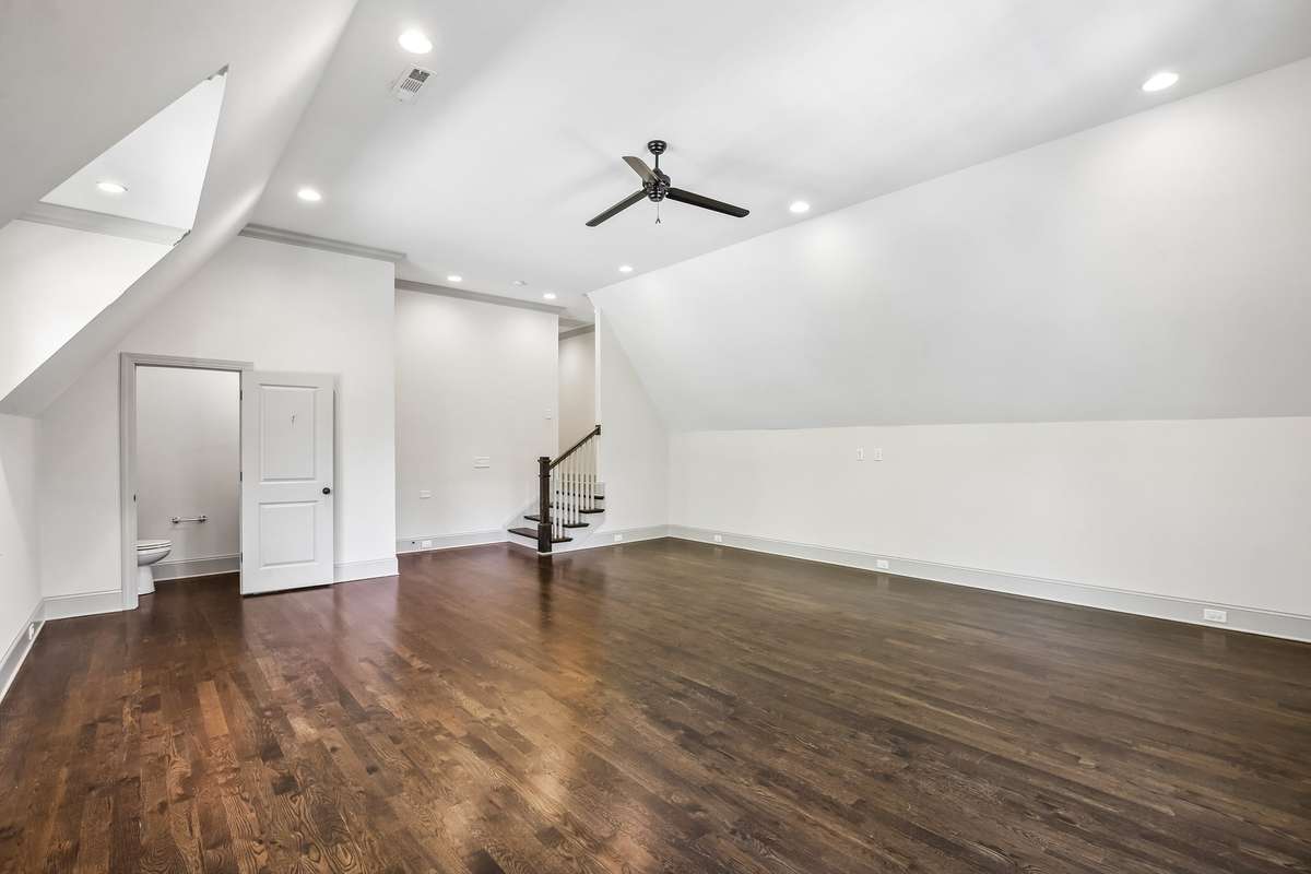 Flexible bonus room
