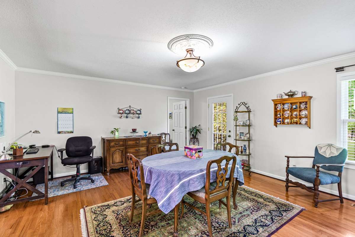 Combination dining area
