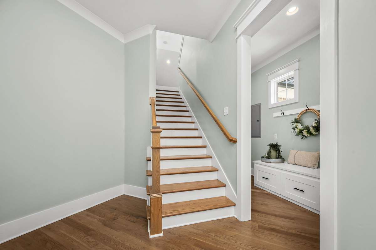 Secondary set up stairs