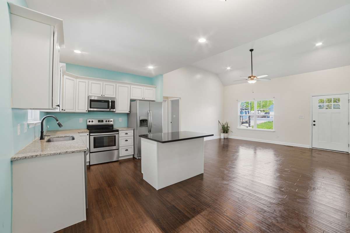 Open concept + vaulted ceilings