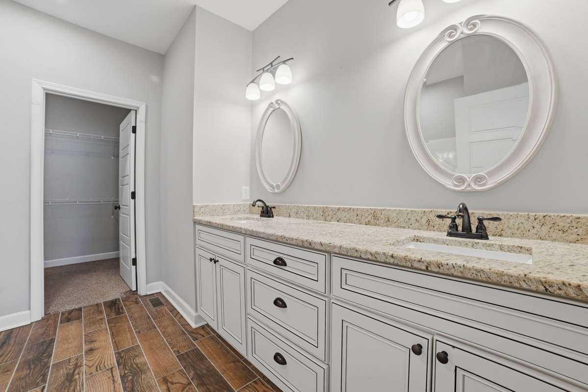 Dual Vanities & Walk-in closets