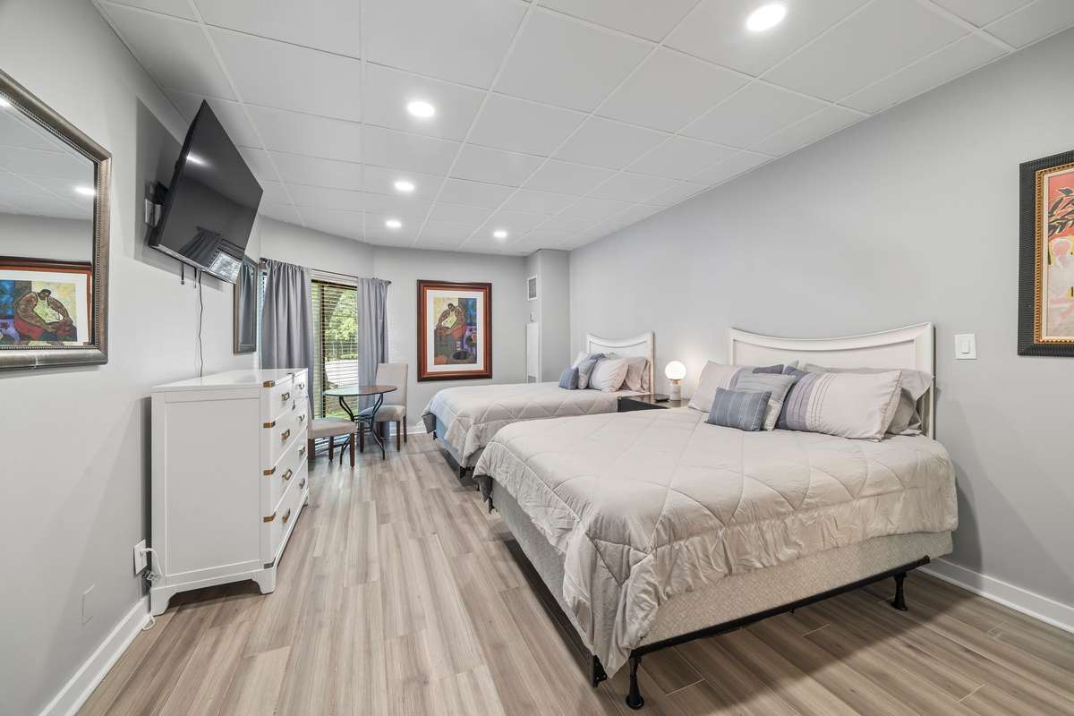 Residents can reserve guest suites for an incredibly reasonable rate.