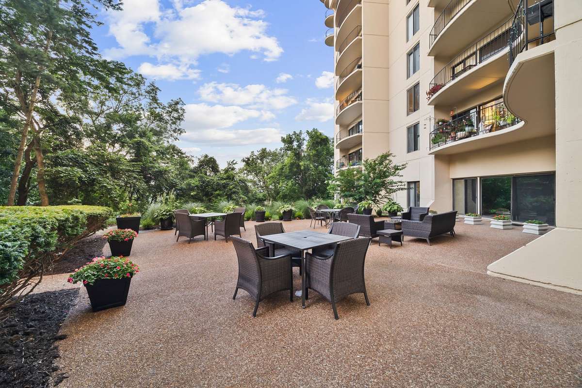 Residents enjoy an expansive outdoor terrace.