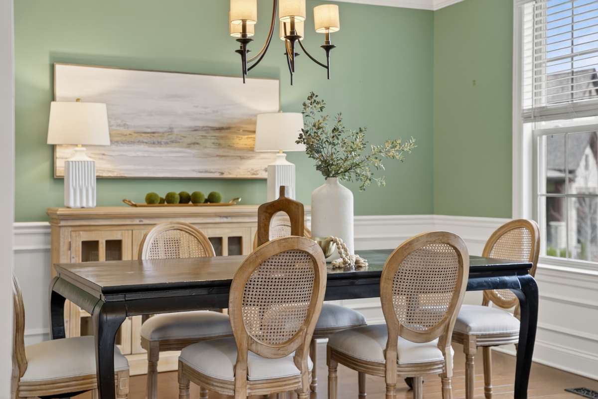 This dining room is perfect for hosting special diners and guests.