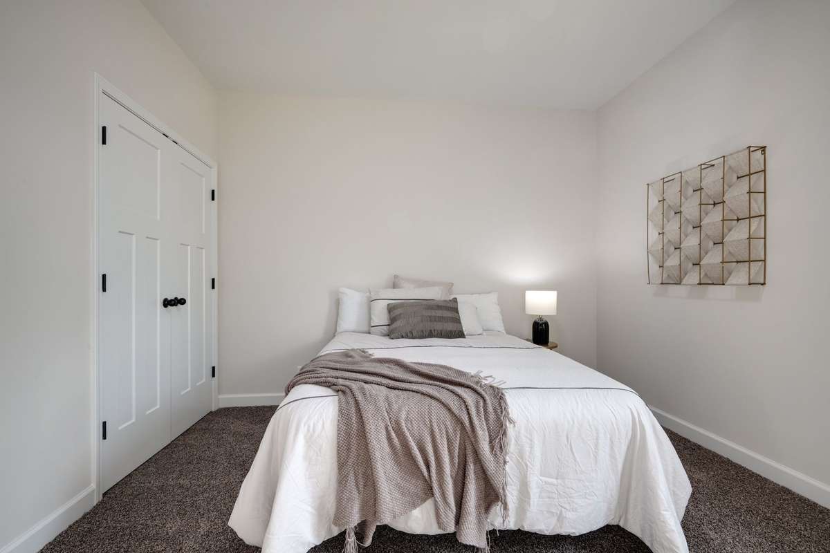 HOT SELLING LOCATION...Just Outside Nashville!!!!