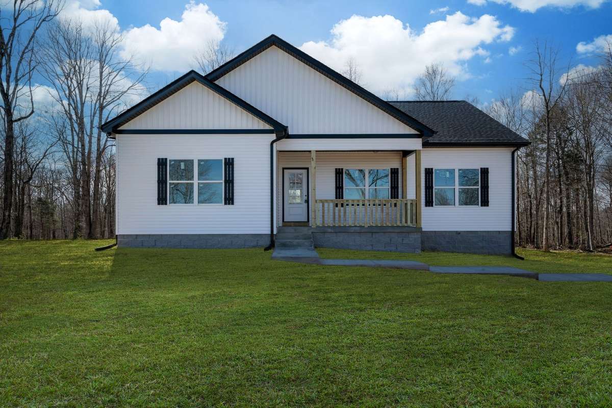Welcoming Entry
NOTE: Green Grass Edits on Exterior Photos