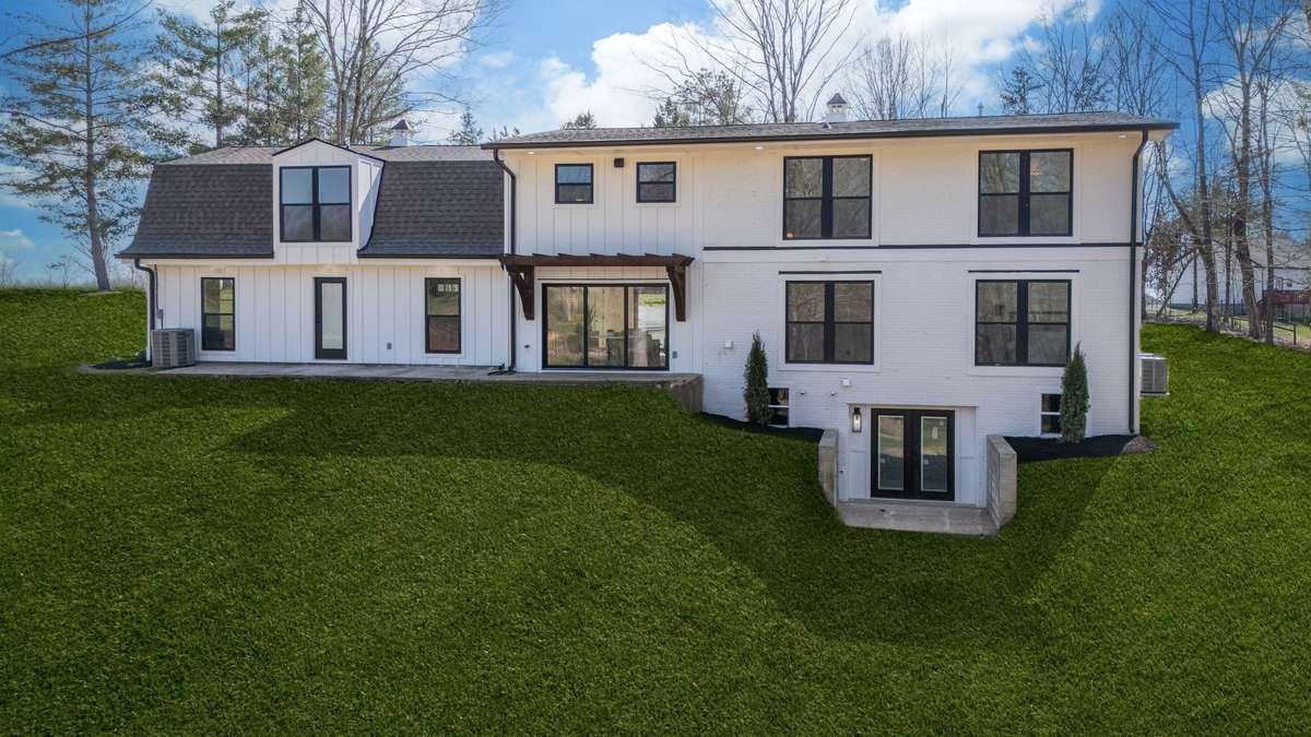 DAYLIGHT BASEMENT for Home Theater, Home Gym, Wine Vault, Safe Area/Storm Shelter
* Note: Green Grass Edits on all Exterior Photos