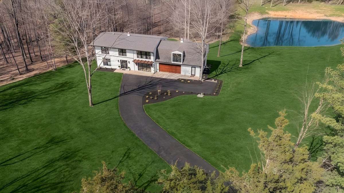 HIGH END Custom Builder Known for THE MOST AMAZING HOMES + RENOVATIONS
* Note: Green Grass Edits on all Exterior Photos