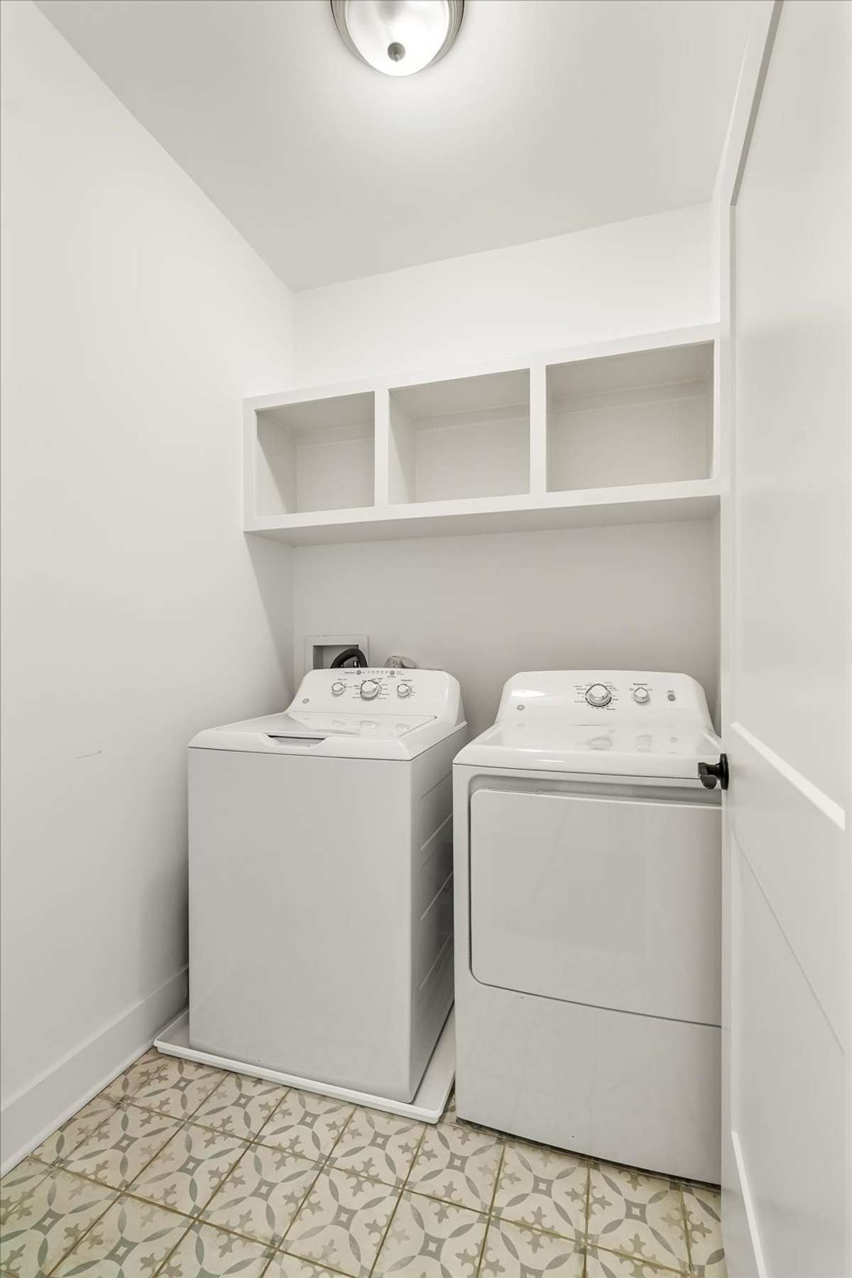 Washer and dryer convey with the home!