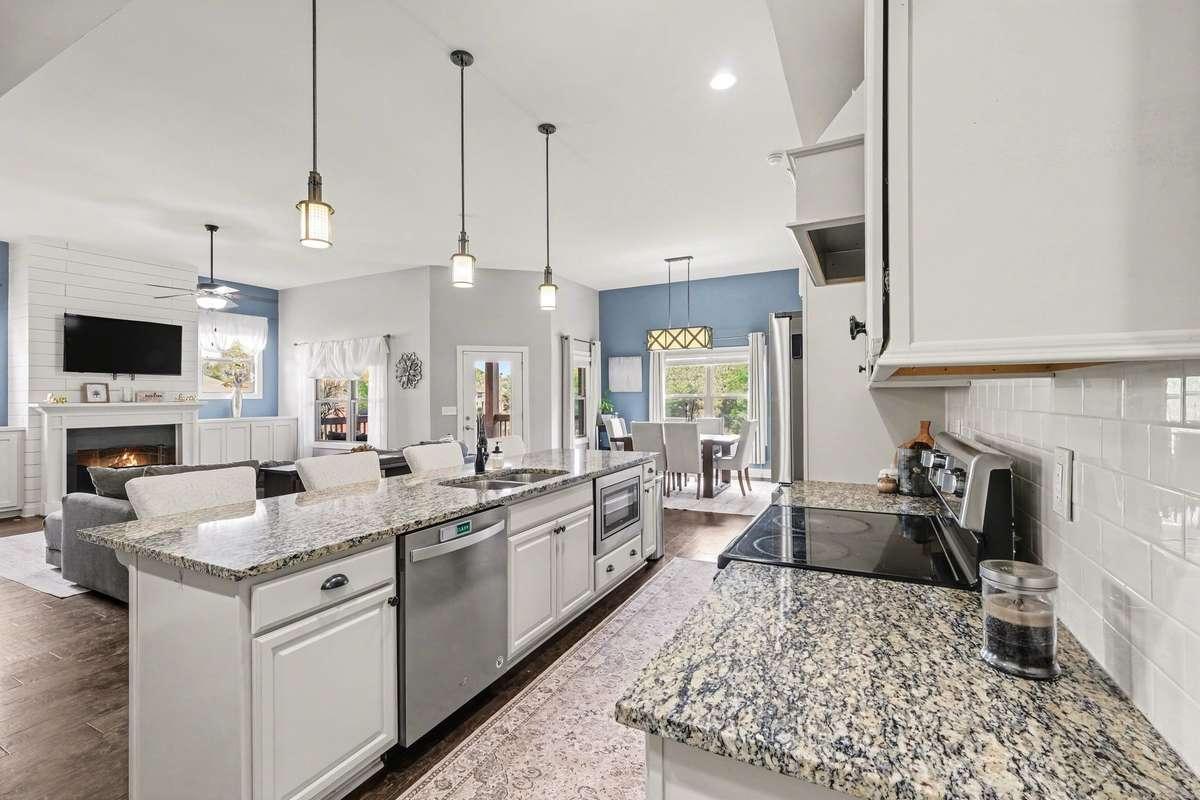 Enjoy cooking and entertaining in the dream kitchen.
