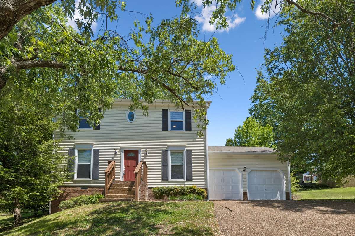Thank you for visiting 521 Fairhaven Court in Nashville, Tennessee. The home has been freshly painted inside offering a neutral, blank slate for the new owner's design ideas.